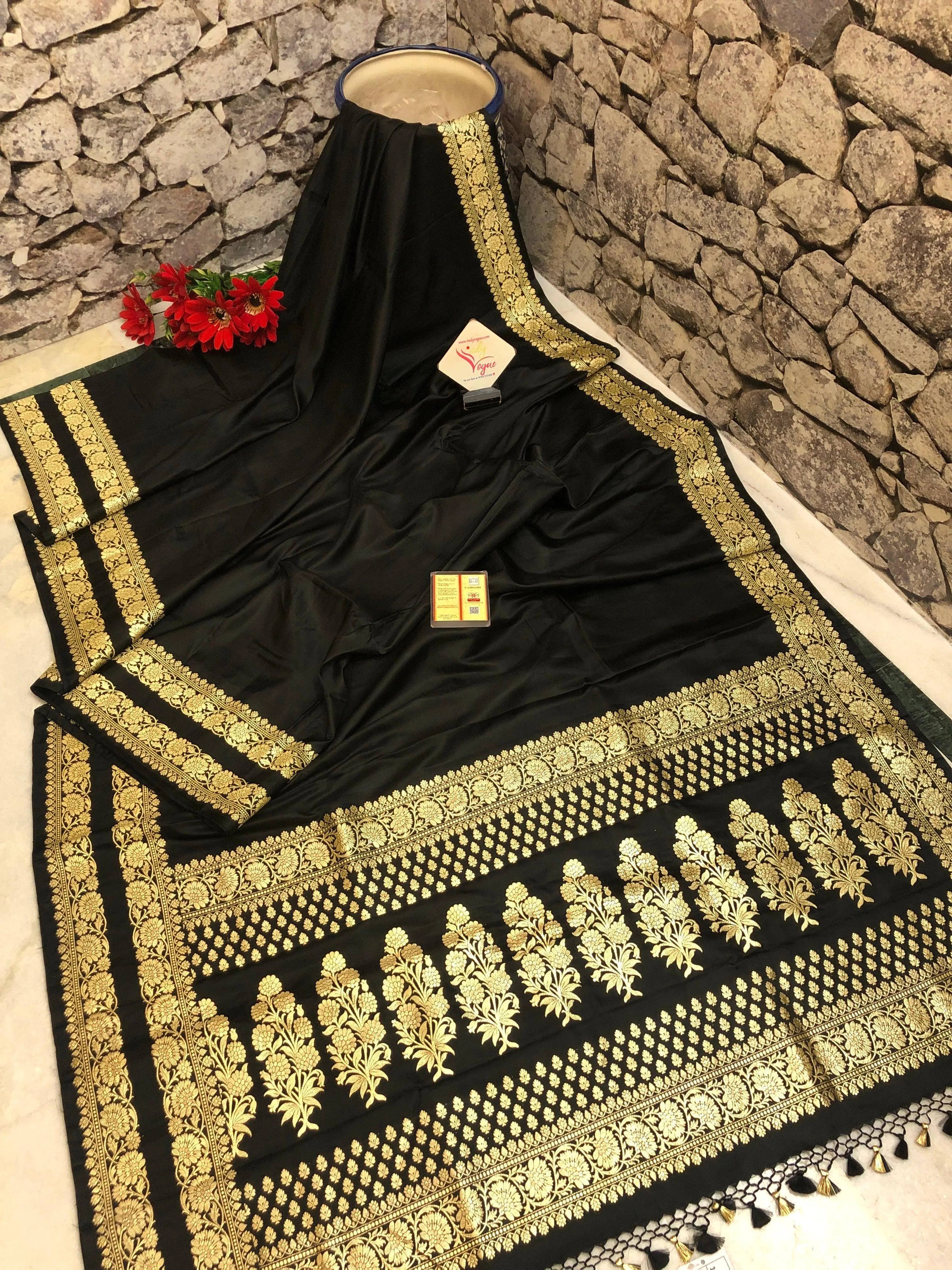 Black Color Handloom Mashru Banarasi Silk Saree