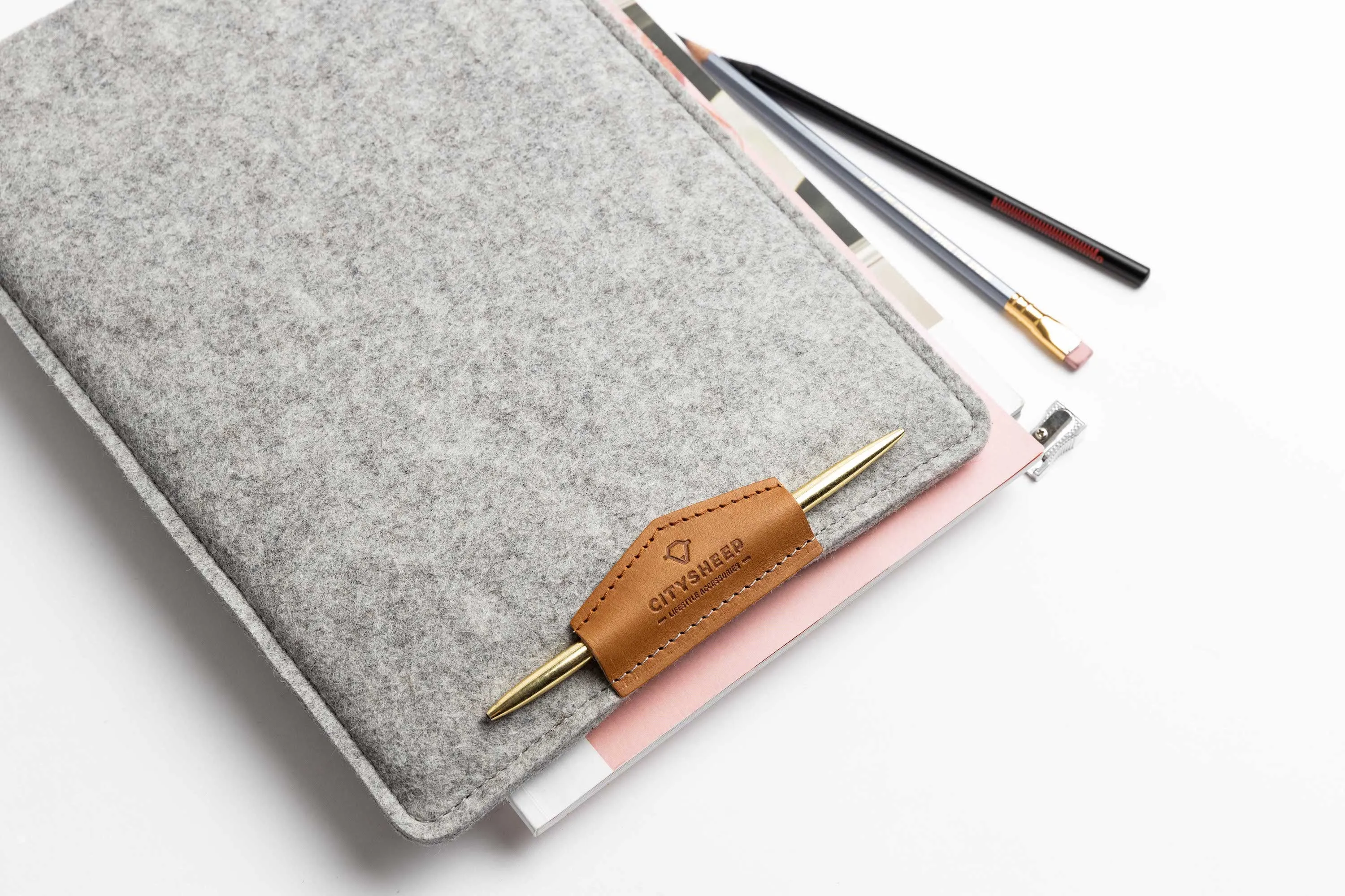 COMFY MacBook Case/ Light grey felt & Vegetable tanned leather/