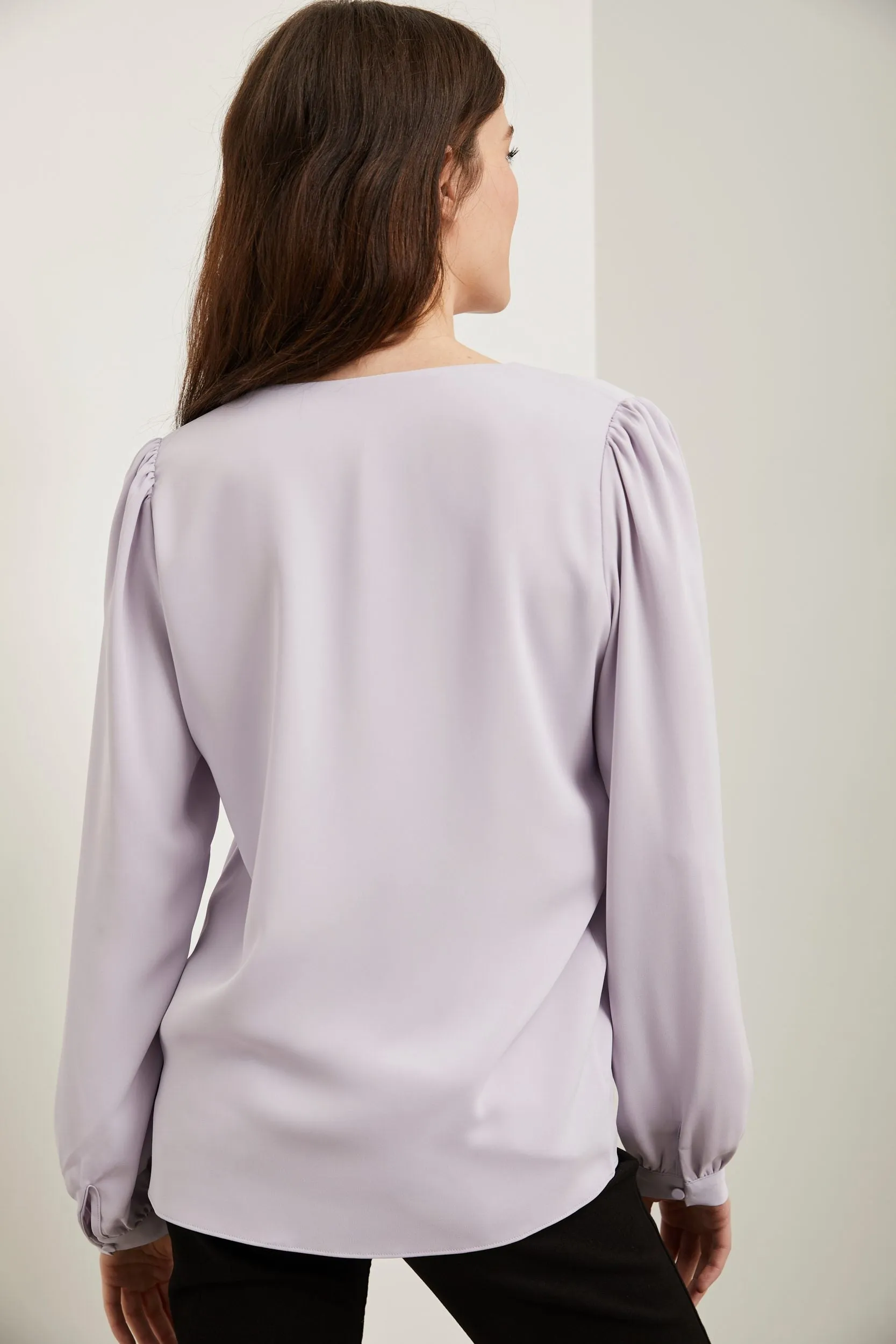 Front & back blouse with puffy sleeves