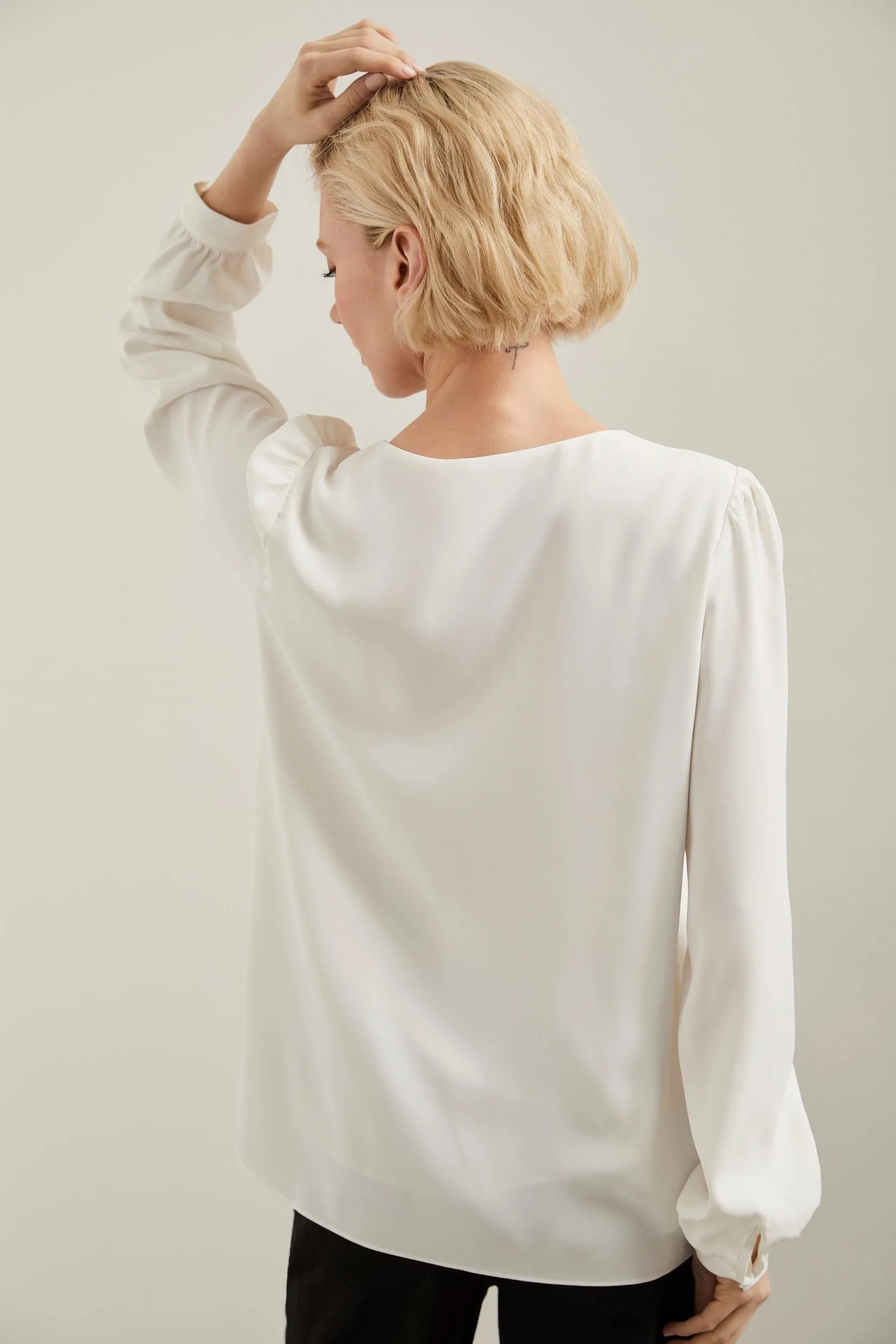 Front & back blouse with puffy sleeves