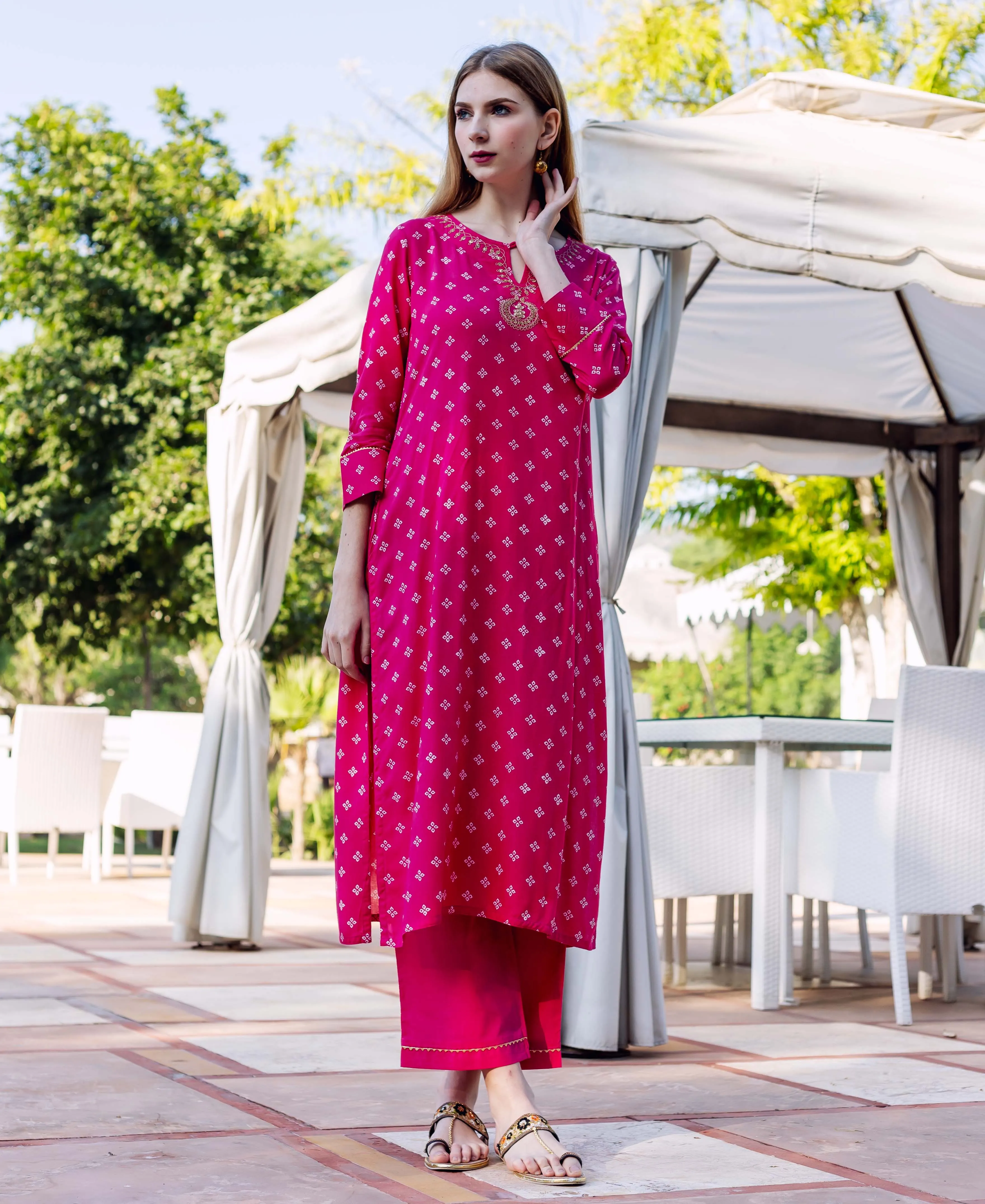 Magenta Bandhej Printed Embroidered Kurta