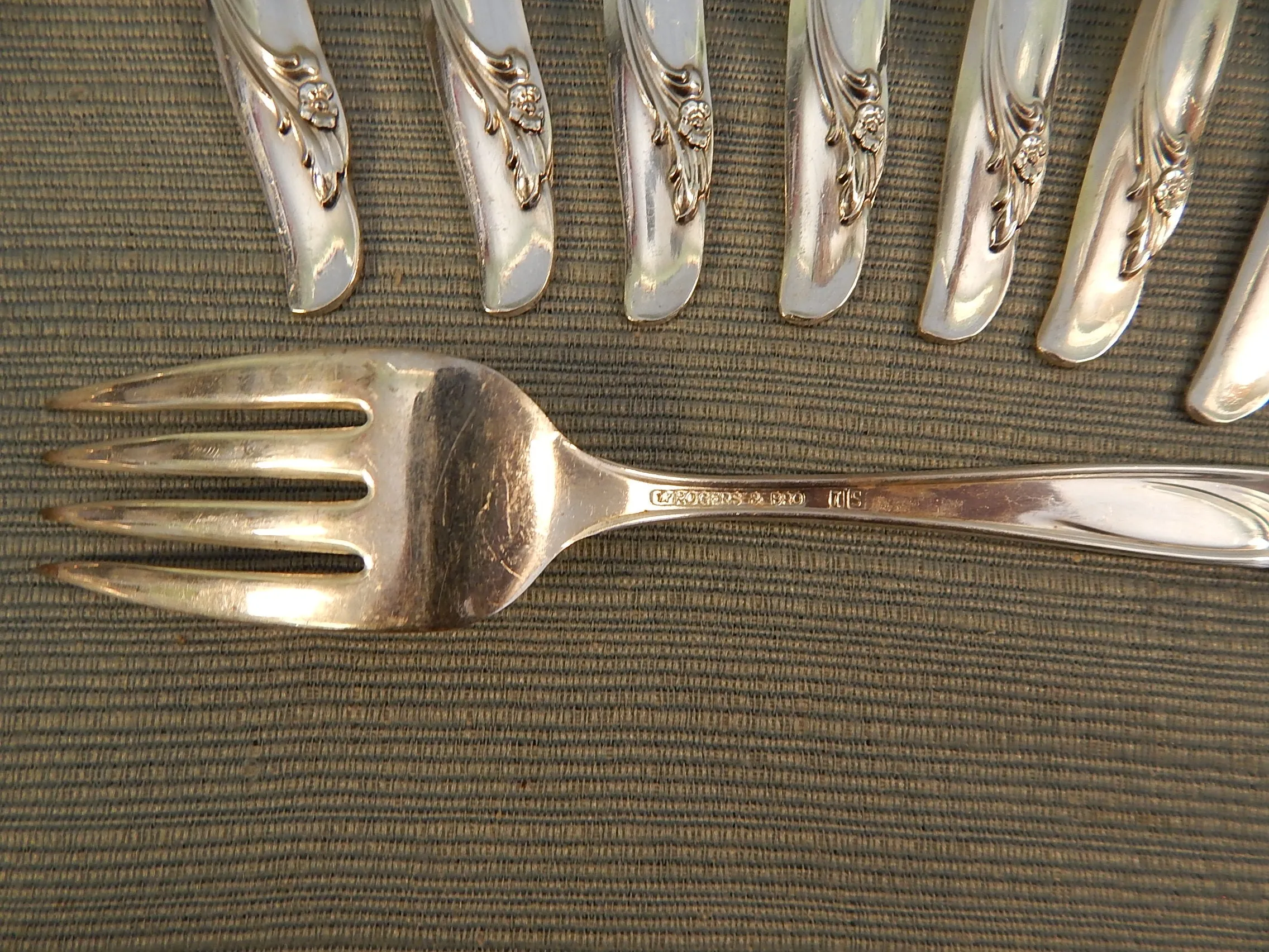 Rogers & Bros. Floral Pattern Silver-plated Flatware - 66 Pieces