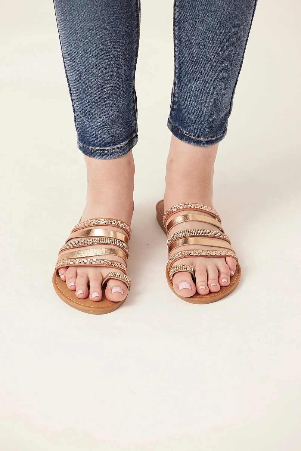 Saloos Toe-Loop Strappy Sliders