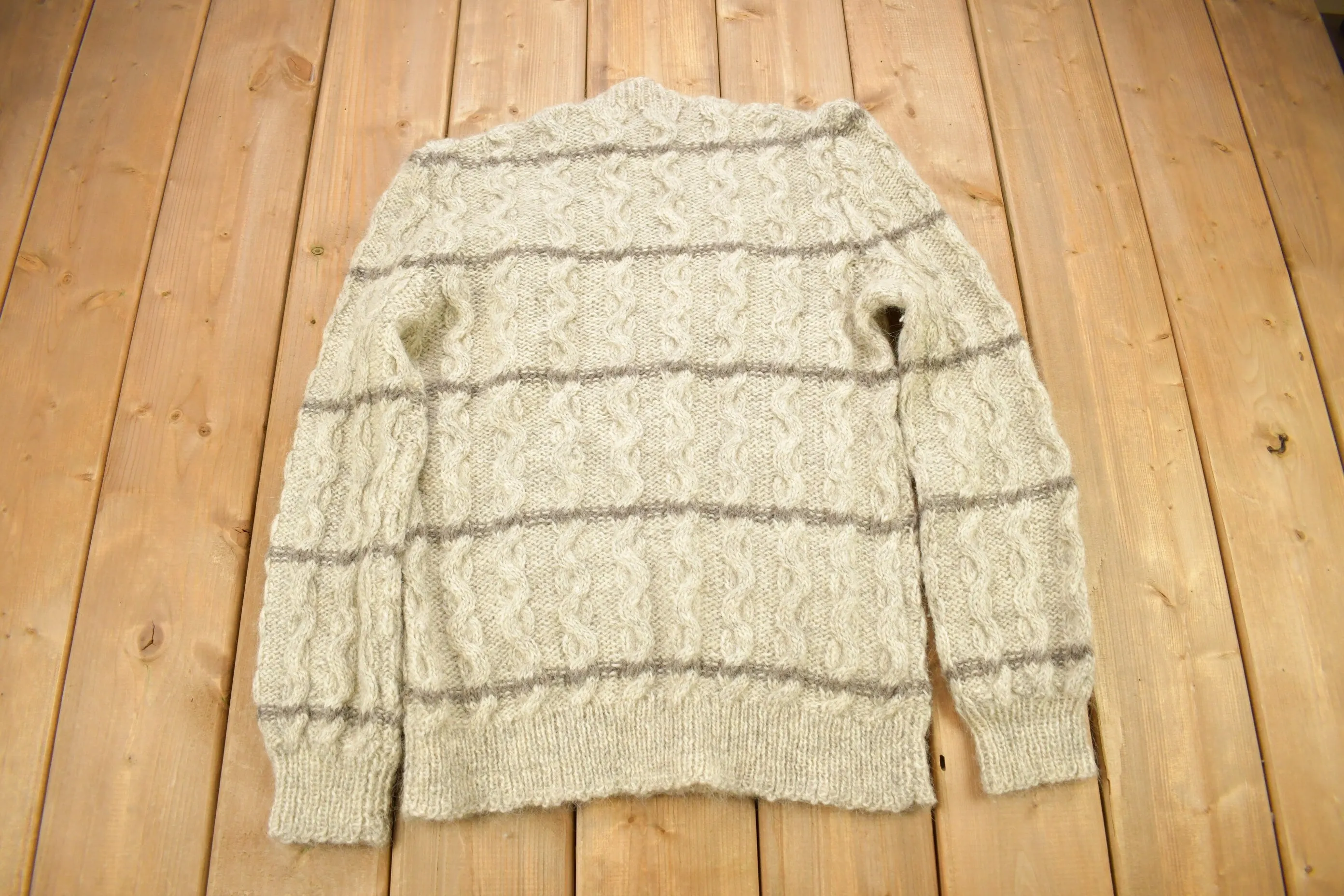 Vintage 1980s 100% Wool Cable Knit Sweater / Vintage 80s Crewneck / Outdoorsman / Vintage Knit / Winter Sweatshirt